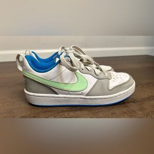 Nike Boys Court Borough Low Recraft GS Light Iron Ore Vapor Green DV5456005 4.5Y